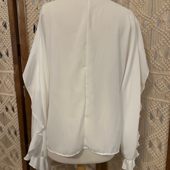 Chic White Ruffle Blouse - Picture 5 of 7